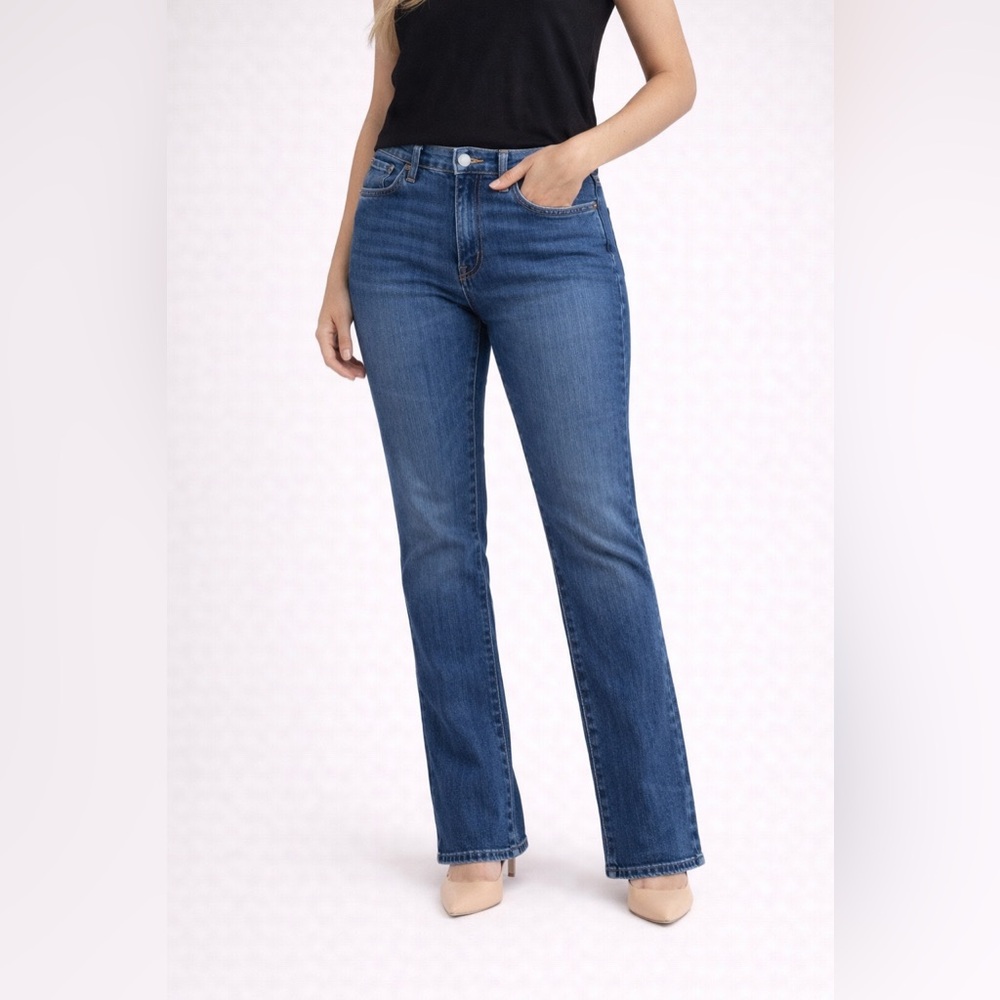 Levi’s 550 Relaxed Bootcut‎ Jeans